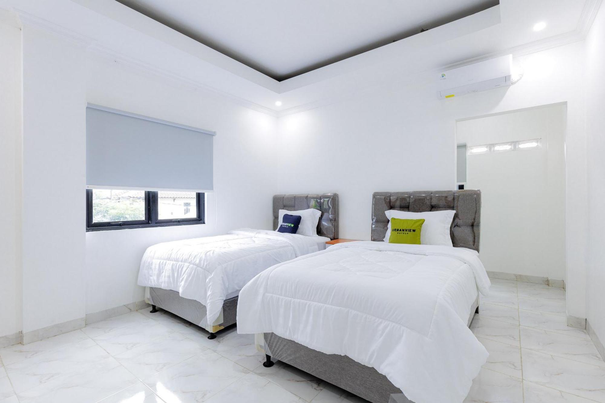 Urbanview Hotel Amira Syariah Bogor Pamoyanan Dış mekan fotoğraf