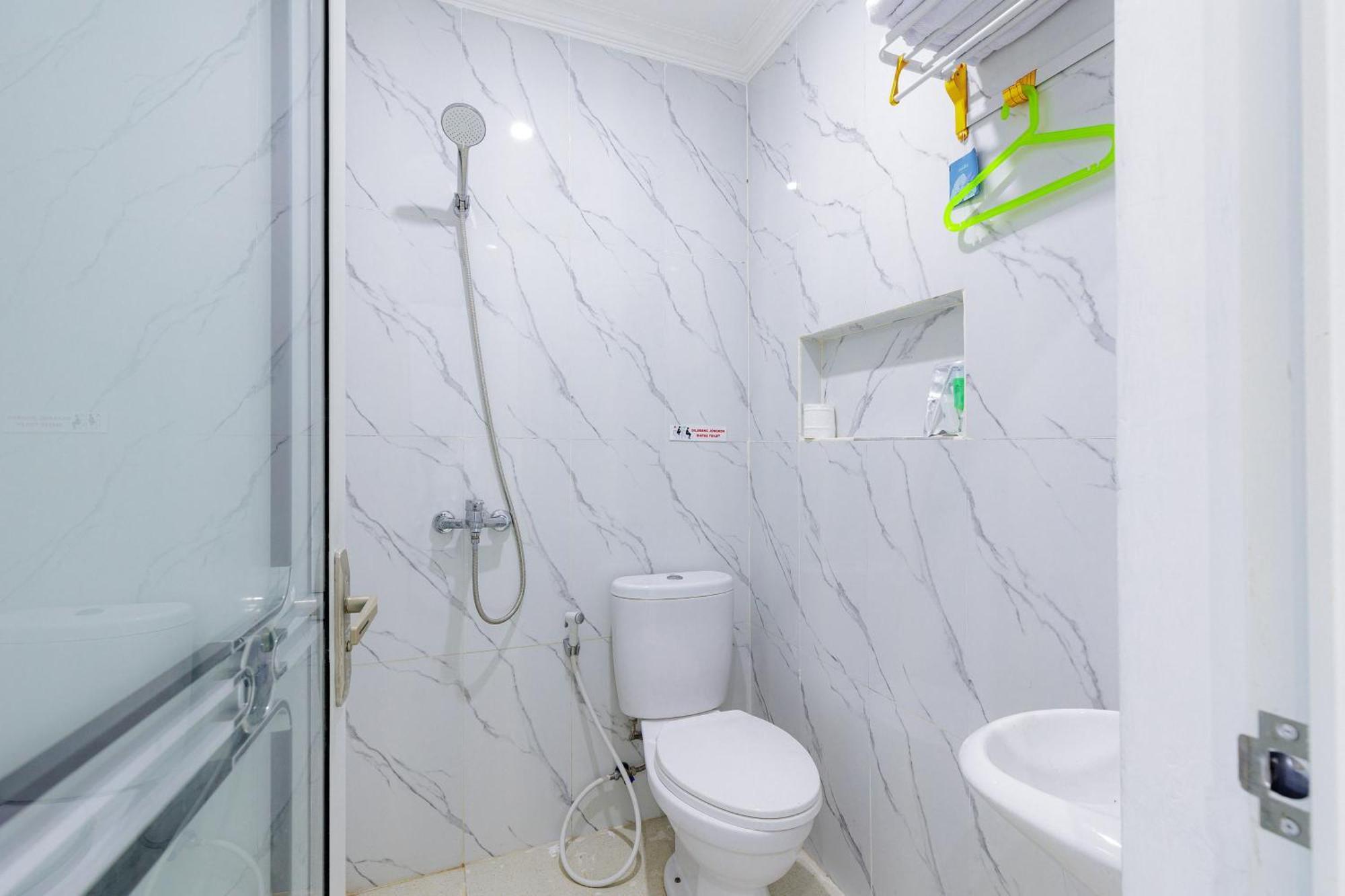 Urbanview Hotel Amira Syariah Bogor Pamoyanan Dış mekan fotoğraf
